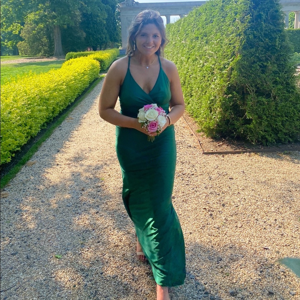 Emerald green prom dress